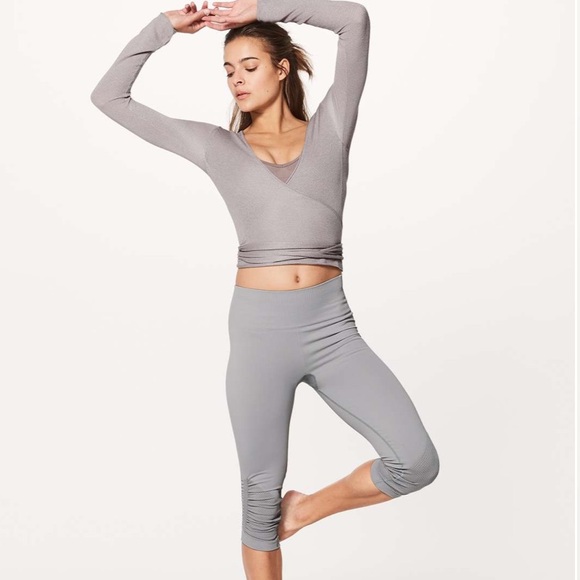 RARE LULULEMON- Sage Green- Sz 6- TARYN TOOMEY- Awakening Cropped Legging 17” - Picture 1 of 9